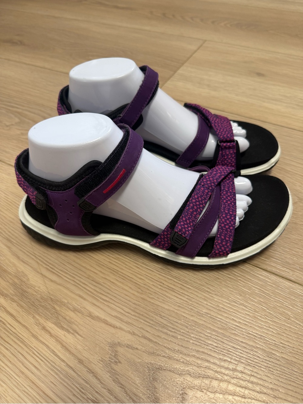 ECCO Offroad Roam Women's Nubuck Outdoor Sandal imperial purple/beetroot Size 9